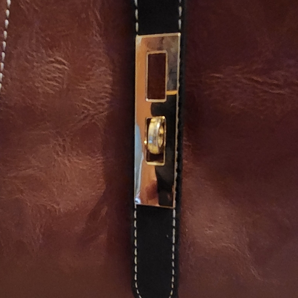 COPY - Small Red Hand Bag - Picture 5 of 5